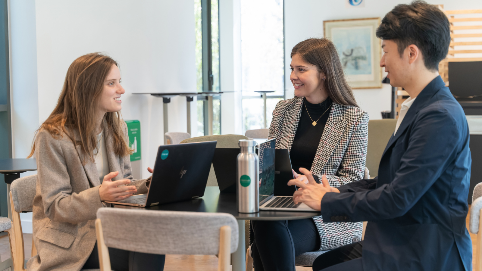 INSEAD MBA Students negotiating